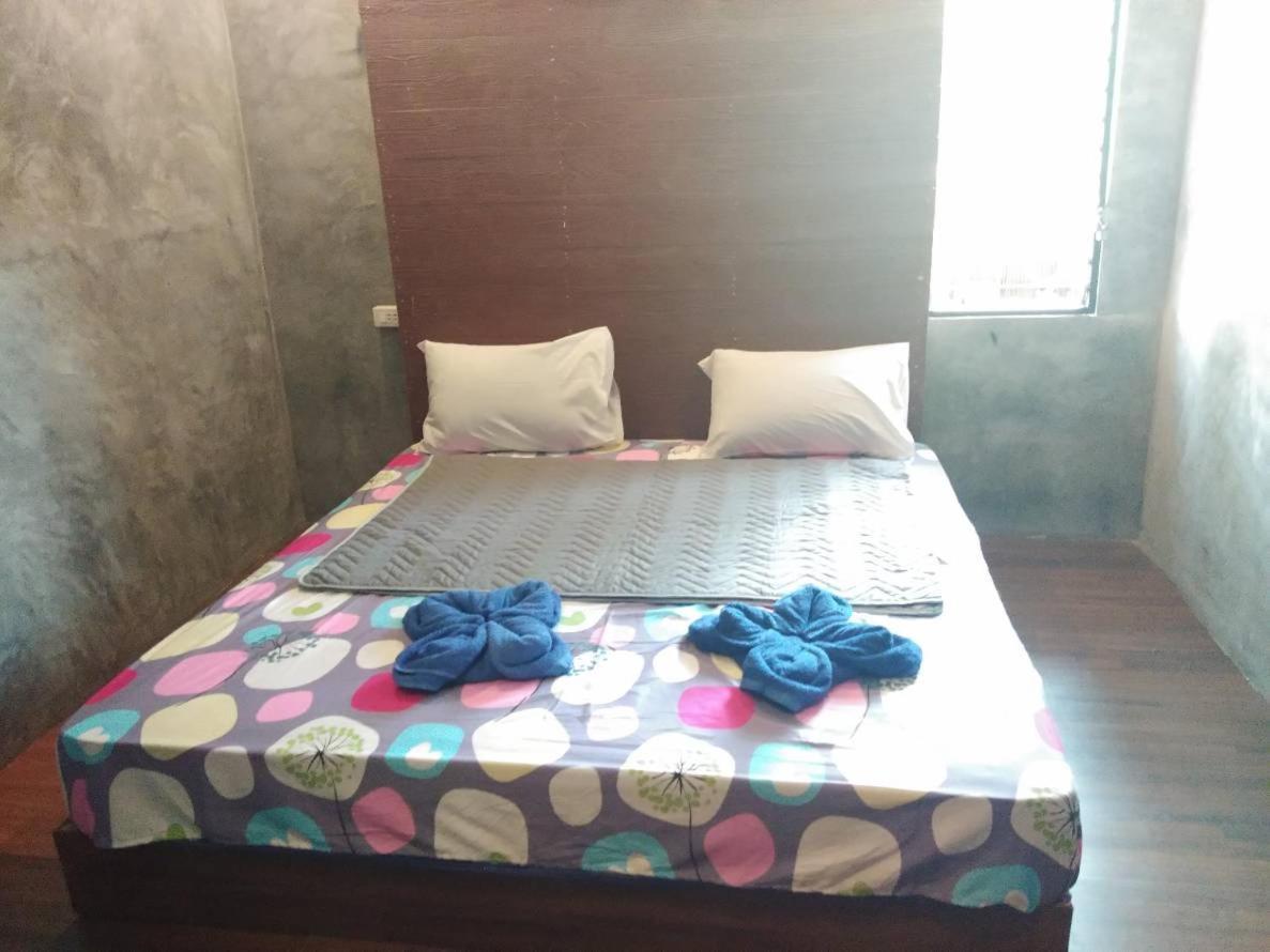 Phayam Hostel Koh Phayam Exteriör bild