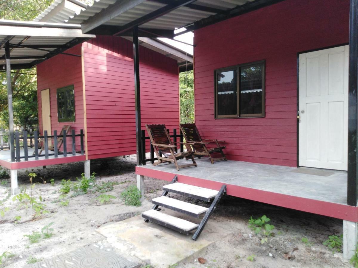 Phayam Hostel Koh Phayam Exteriör bild
