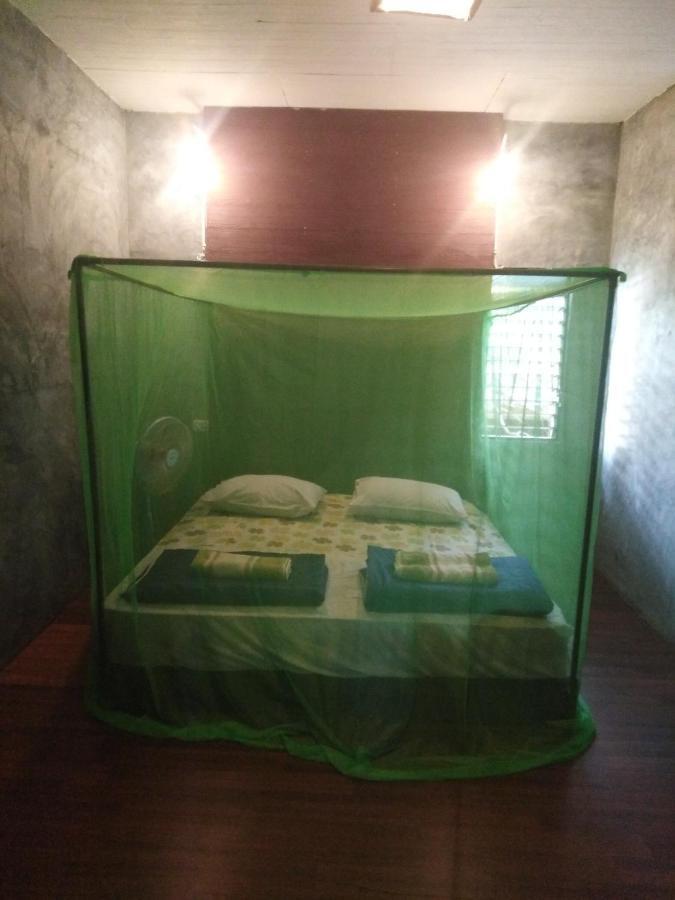 Phayam Hostel Koh Phayam Exteriör bild