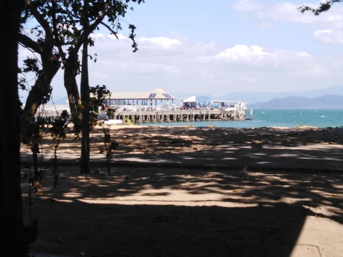 Phayam Hostel Koh Phayam Exteriör bild