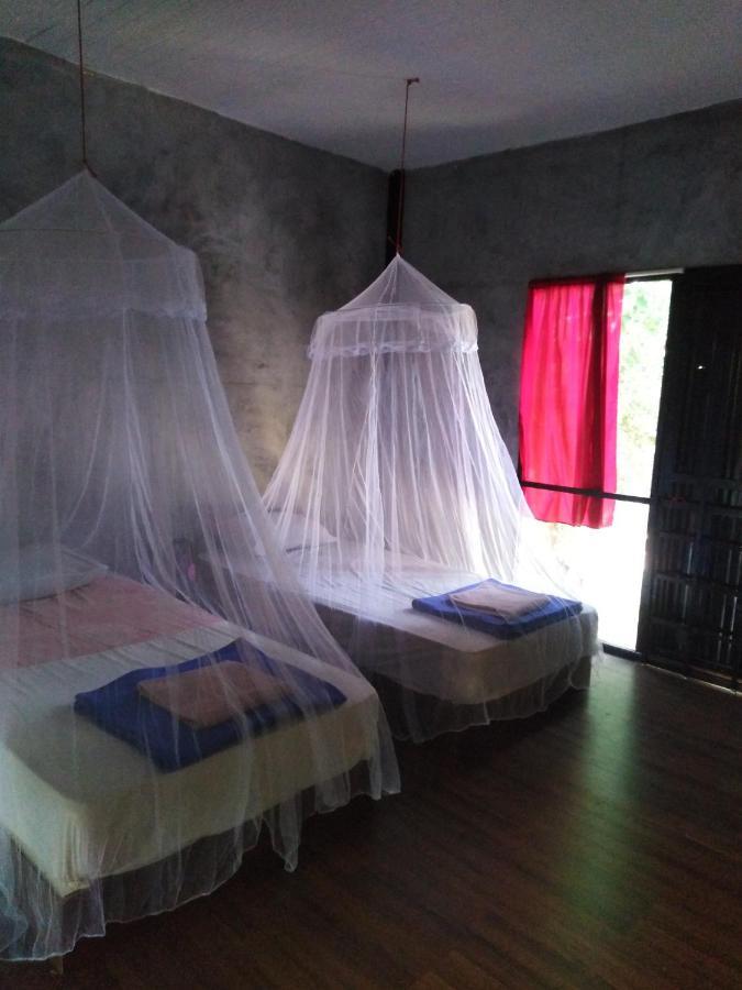 Phayam Hostel Koh Phayam Exteriör bild